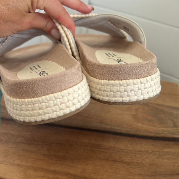 Toms sandals new with tag - Picture 9 of 15